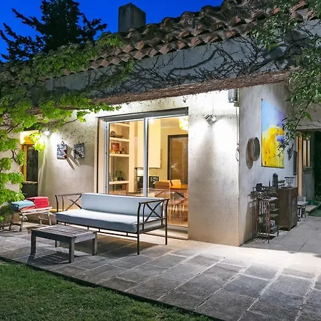Villa Villaoustal. Parc Arbore 4500 M2. Piscine Chauffee. *