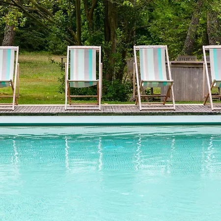 Villaoustal. Parc Arbore 4500 M2. Piscine Chauffee. Villa Carpentras