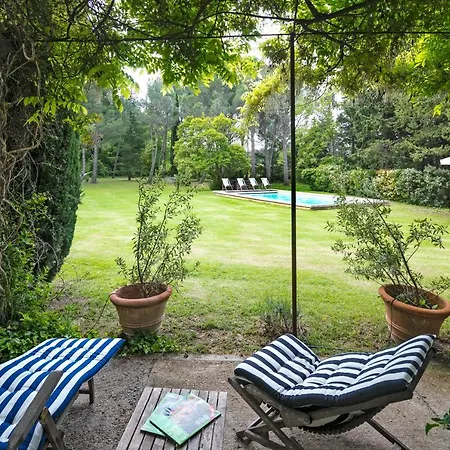 Villa Villaoustal. Parc Arbore 4500 M2. Piscine Chauffee. *