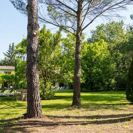 Villaoustal. Parc Arbore 4500 M2. Piscine Chauffee. *
