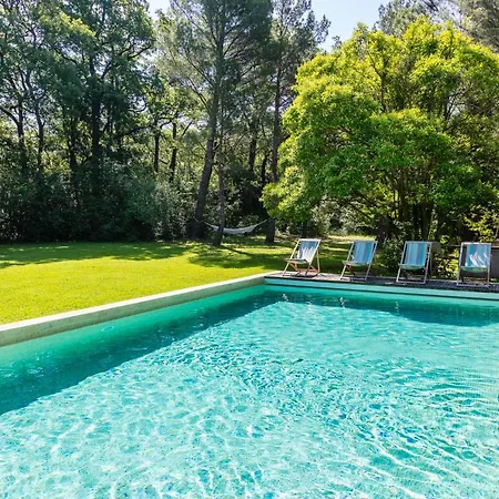 Villa Villaoustal. Parc Arbore 4500 M2. Piscine Chauffee.